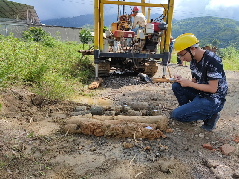 攀枝花仁和区道中桥滑坡治理工程现场（技术人员温彬现场编录）_副本